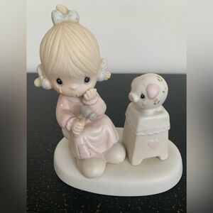 Vintage Precious Moments “Love Cannot Break A Real Friendship “ 
1980 
E-4722